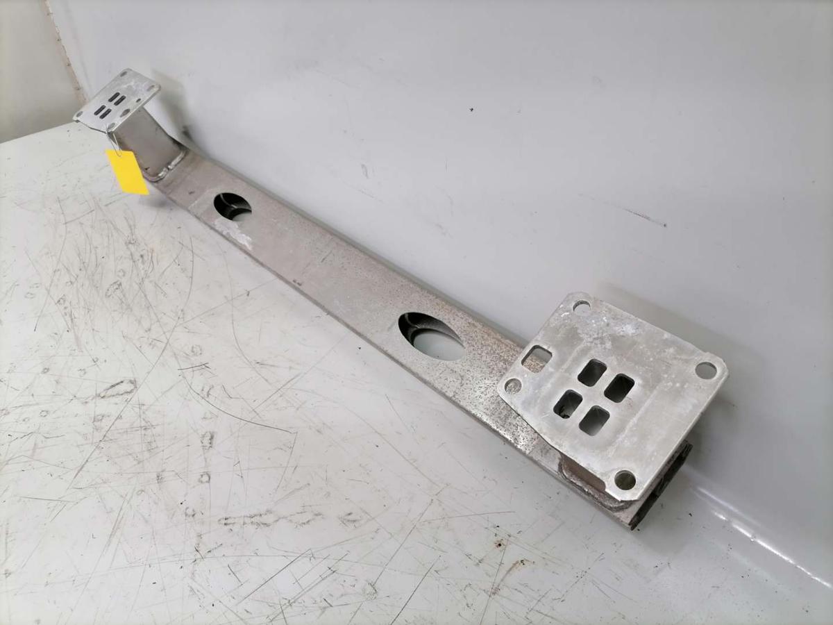 Citroen Jumpy 3 original Träger Stoßstange Stossfänger hinten Bj.2019 Citroen Jumpy 3 original Träger Stoßstange Stossfänger hinten Bj.2019